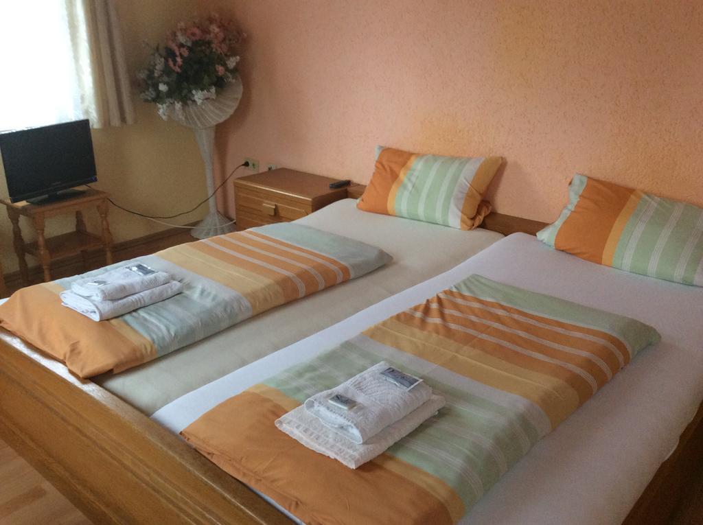 Hotel Drei Koenige Neckarbischofsheim Ruang foto