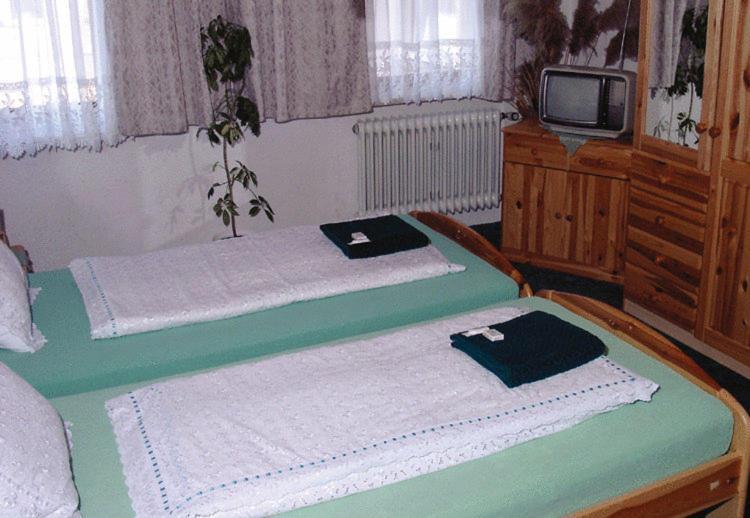Hotel Drei Koenige Neckarbischofsheim Bagian luar foto